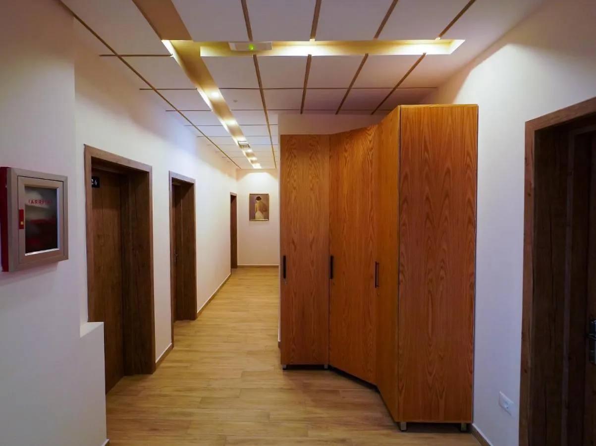 Sr99 Hotel Tirana 3*,