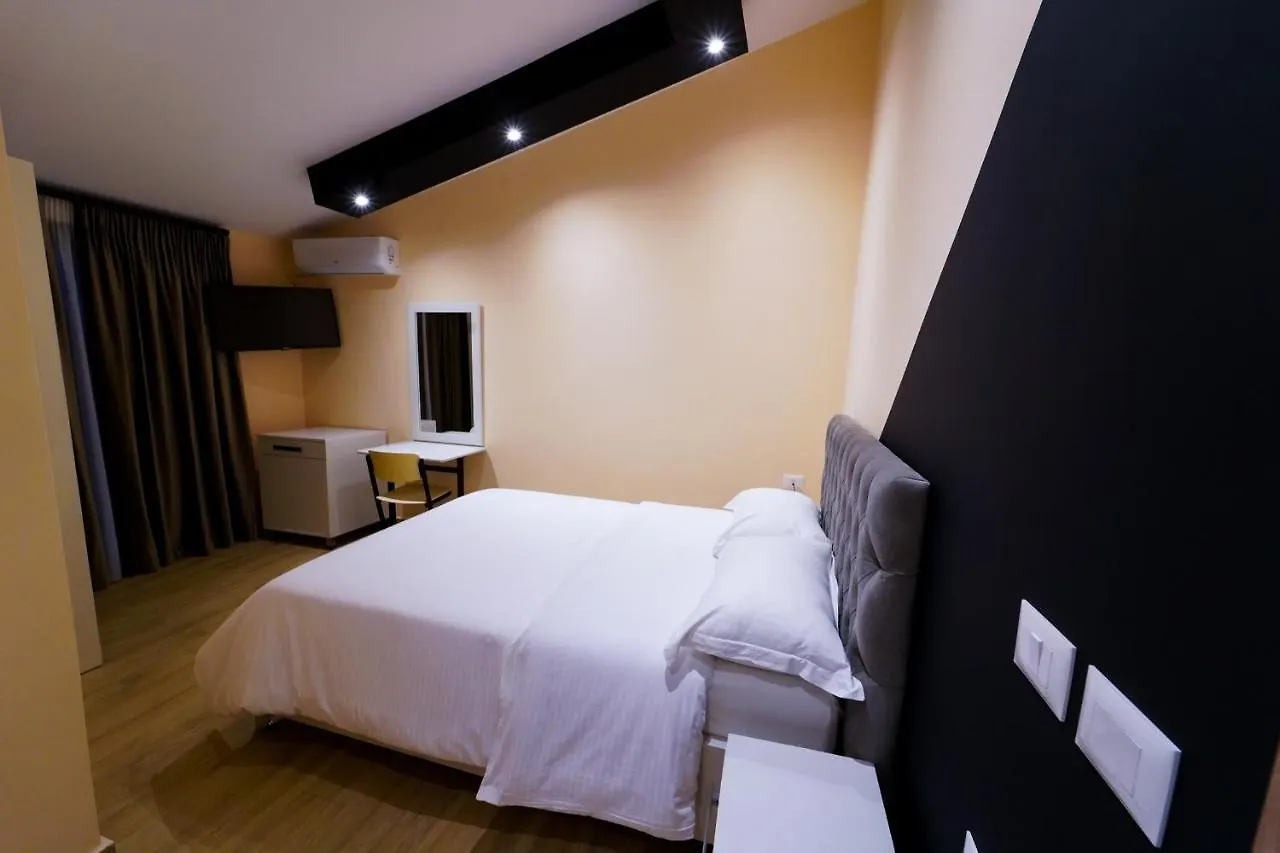 Sr99 Hotel Tirana 3*,