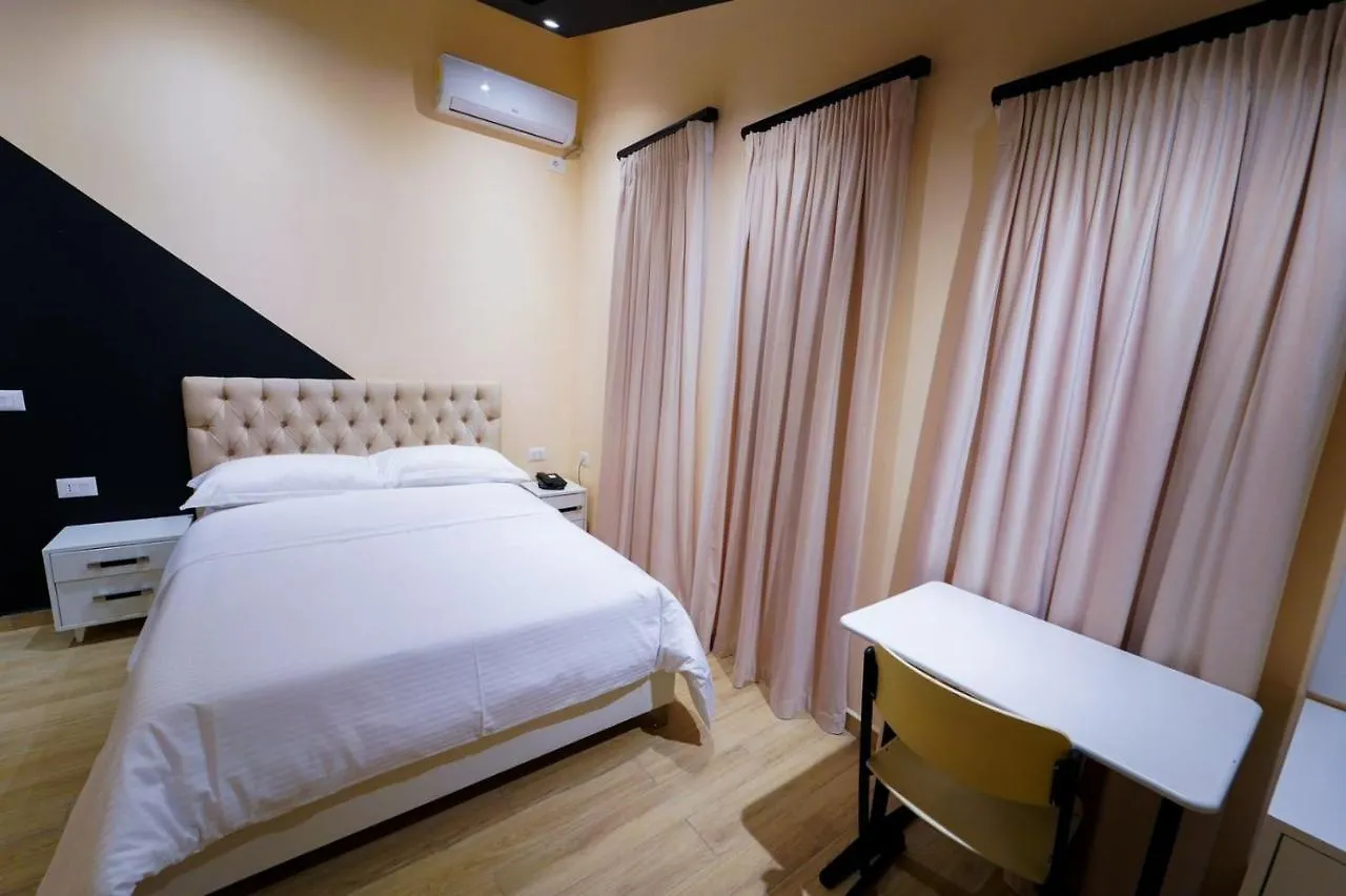 Sr99 Hotel Tirana Albánie