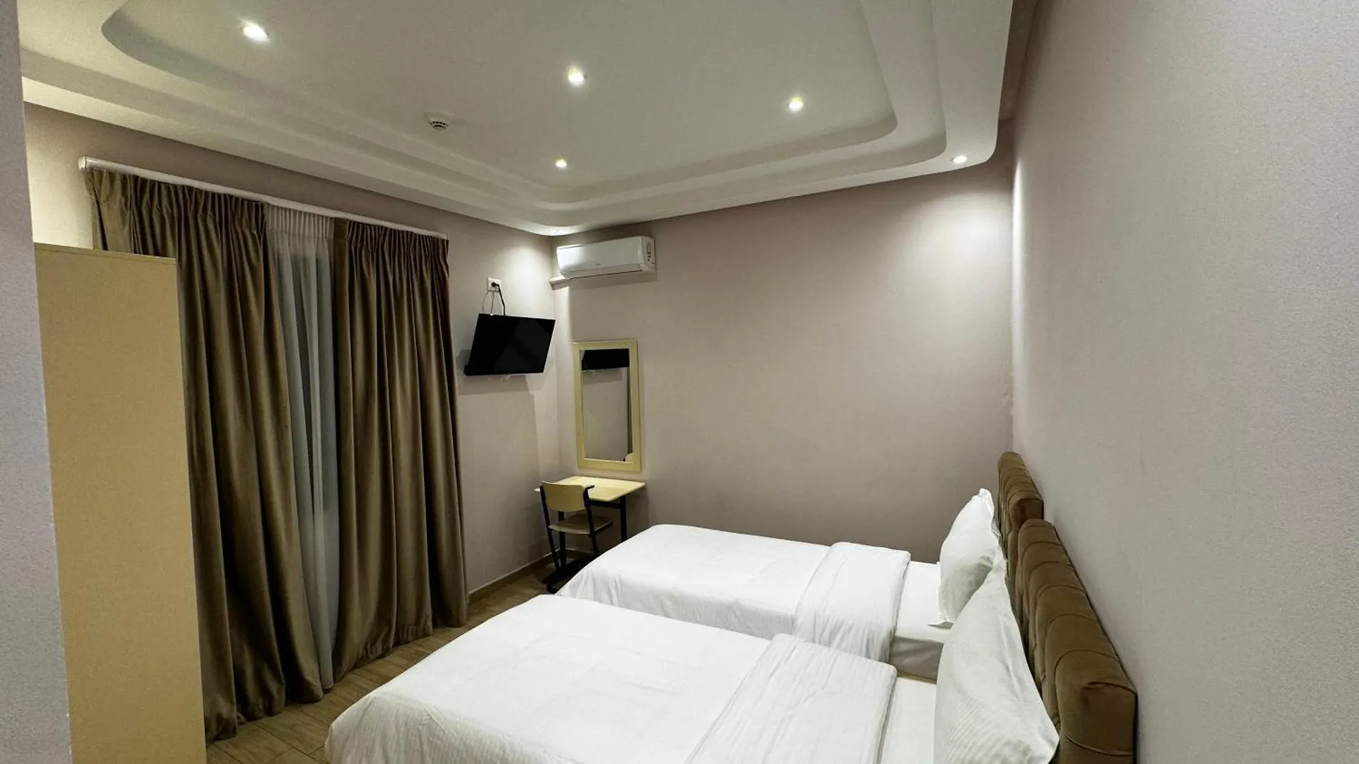 Sr99 Hotel Tiran